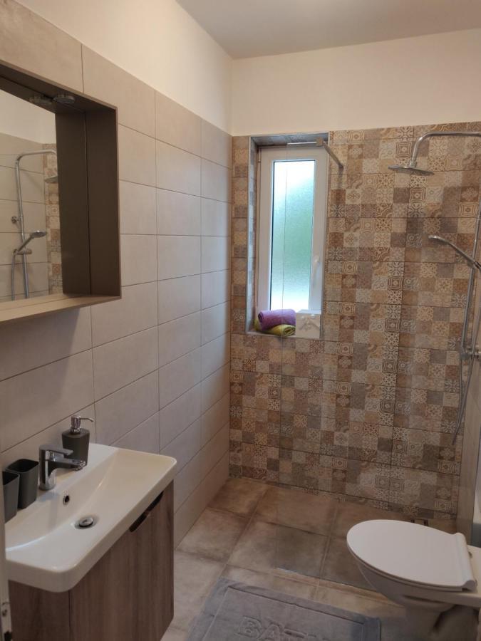 Apartment Lidija Krk Town Eksteriør bilde
