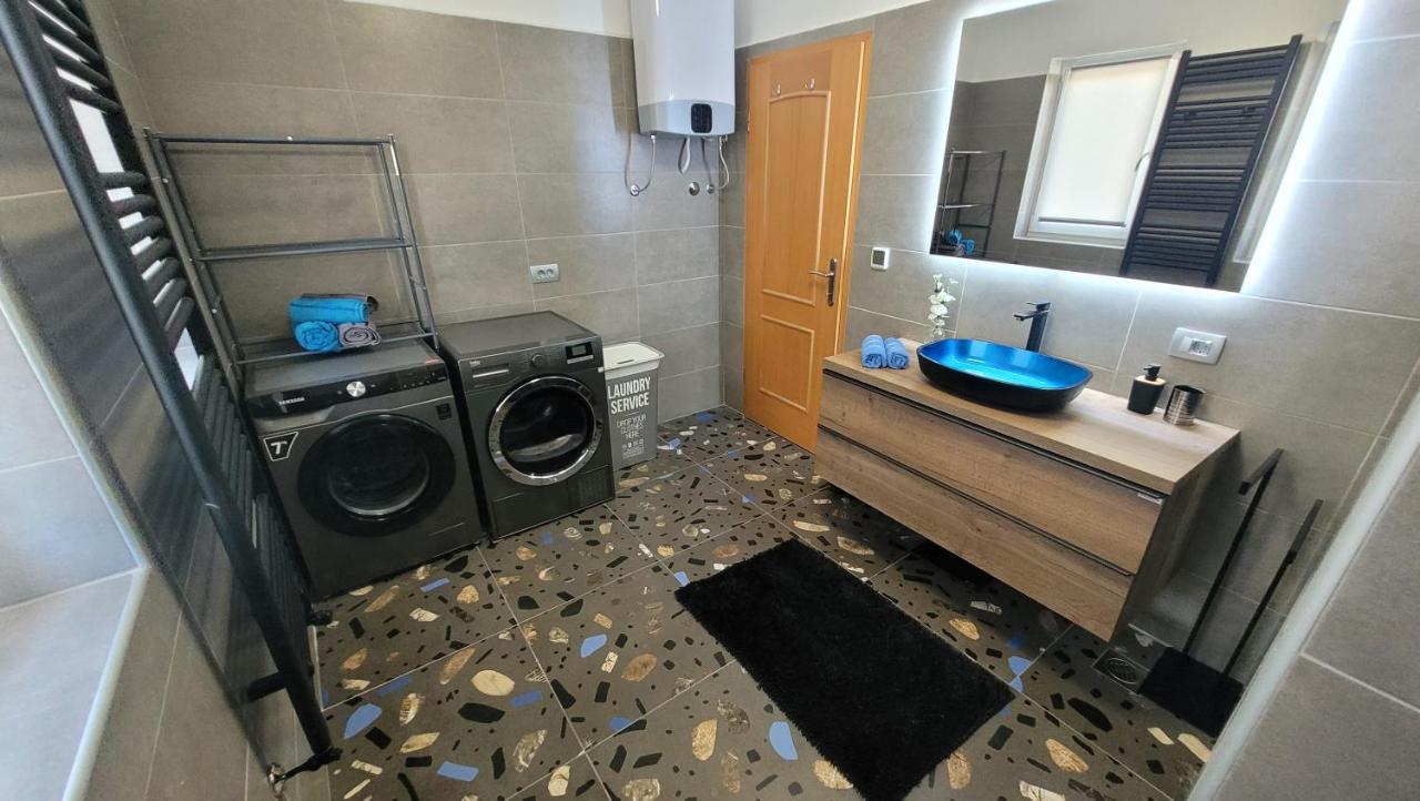 Apartment Lidija Krk Town Eksteriør bilde
