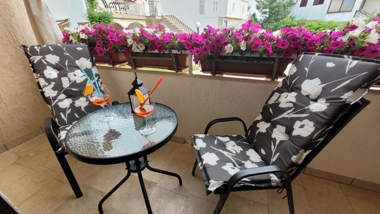 Apartment Lidija Krk Town Eksteriør bilde